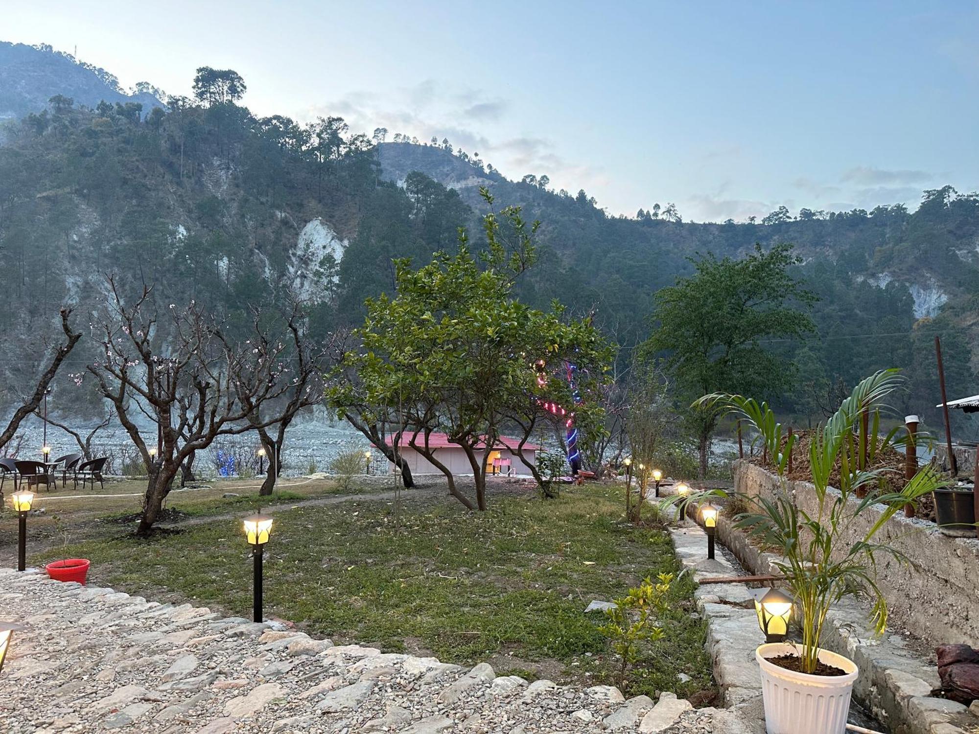 Cabana Riverside Resort - Kainchi Dham Nainital Exterior foto